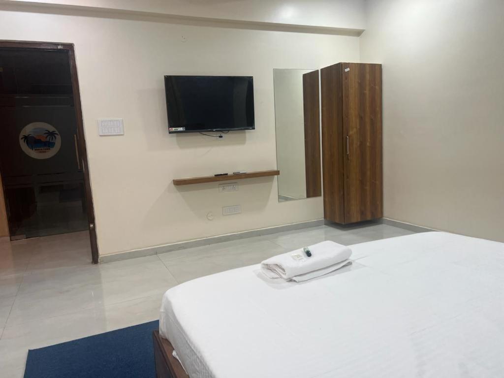 Beach Town Hotel Visakhapatnam Esterno foto