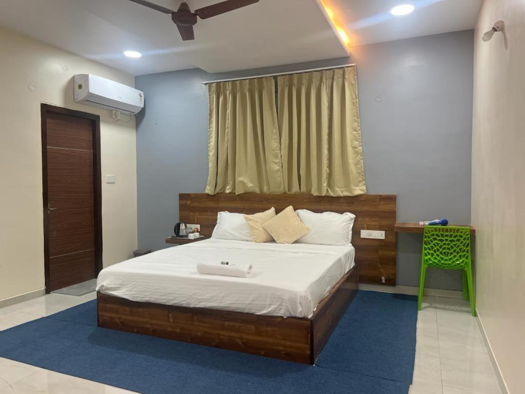 Beach Town Hotel Visakhapatnam Esterno foto