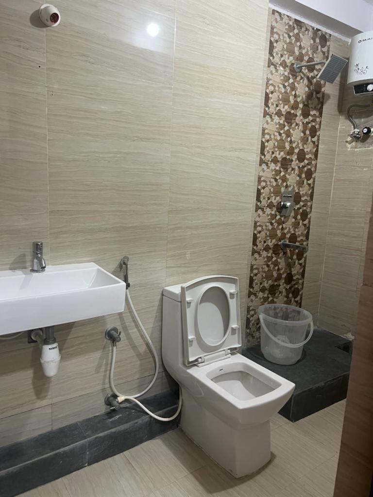 Beach Town Hotel Visakhapatnam Esterno foto