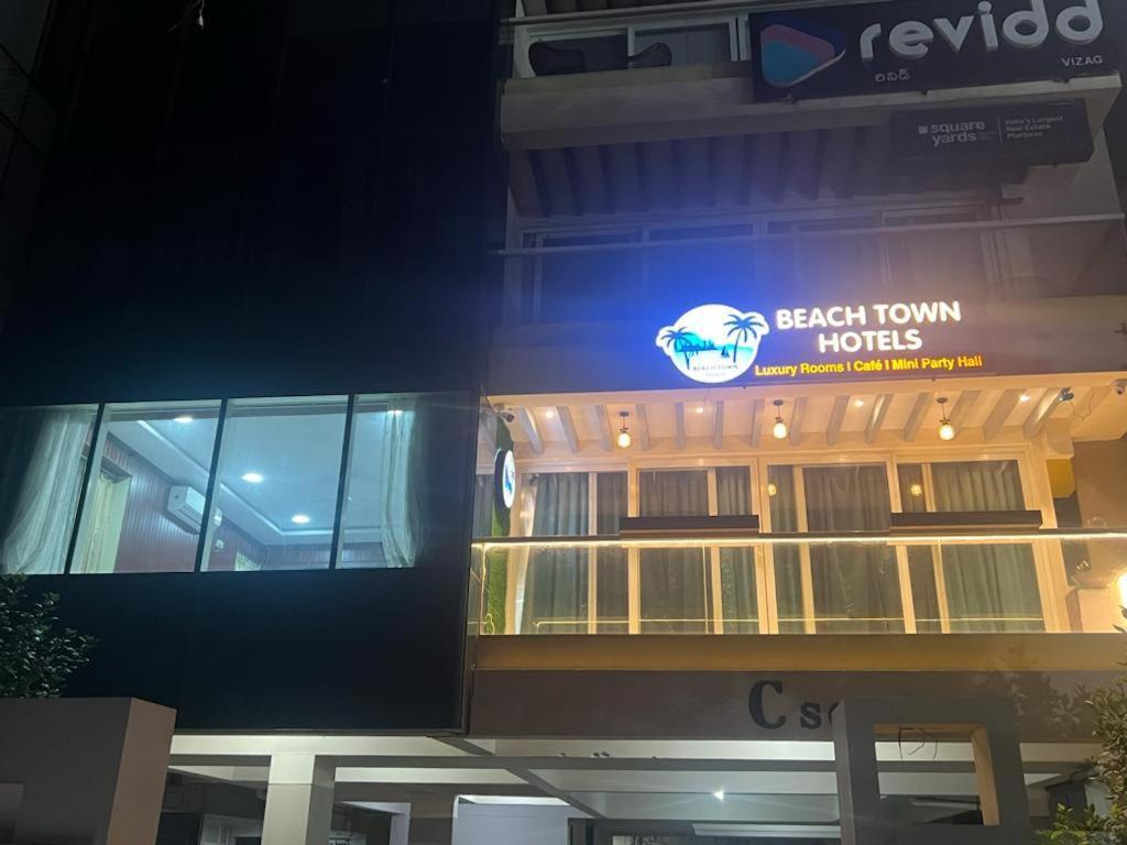 Beach Town Hotel Visakhapatnam Esterno foto